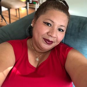 Meet your Posher, Raquel